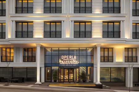 Operla Airport Hotels, Trademark Collection by Wyndham