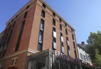 Hôtel le Père Léon Hotels in Toulouse