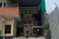 RedDoorz Syariah near Alun Alun Pati Hotel dekat Luwes swalayan