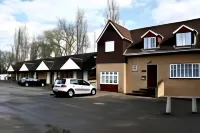 Roydon Marina Village Hotel Hotels near The Gallery at Parndon Mill