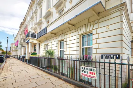 Huttons Hotel, Central London