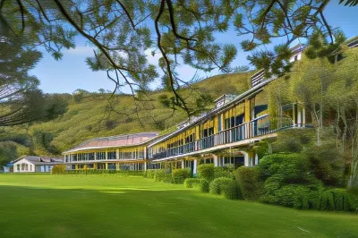 Capital Lodge Motor Inn Hotel dekat Tawa Union Church