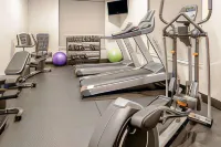Ramada by Wyndham Moose Jaw - parking