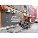 RedDoorz at Luxury Homestay Near Aloha Waru Surabaya Các khách sạn ở Gedangan