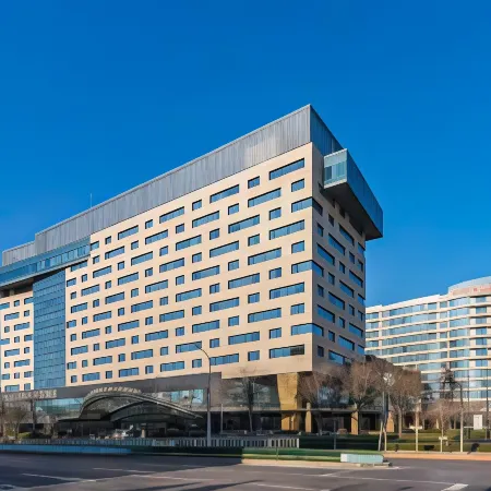 Four Points by Sheraton Beijing, Haidian Hotel Отели рядом с достопримечательностью «Станция метро Chedaogou»