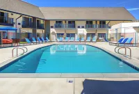 Sideways Inn - Swimmingpools