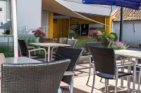 City Hotel