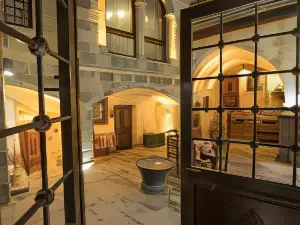 Charming Cave Hotel
