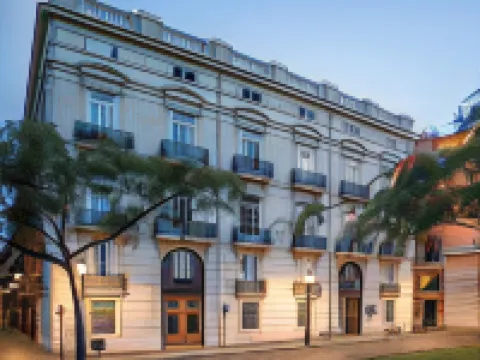 River Hostel Hotels near Basilica de la Virgen de los Desamparados