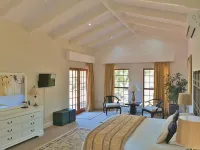 فال دور إيستايت