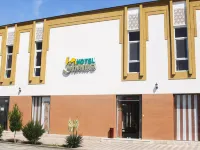 Hotel Shams Hotels near Sitora-i-Moh-i Khosa palace