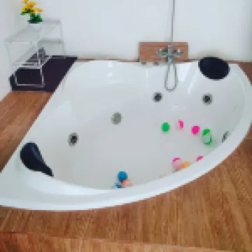 Nel's House Villa Jacuzzi Sukabumi Hotel di Kabupaten Sukabumi