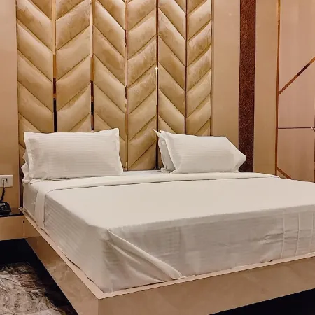 Shraddha Hotel Aligarh