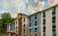 My Place Hotel-Medford, or Hotel dekat Ronkonkoma Station
