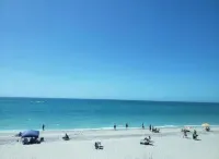 Manasota Key Beach Front Condo - ビーチサイド