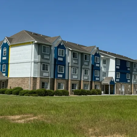 Microtel Inn & Suites by Wyndham Albertville