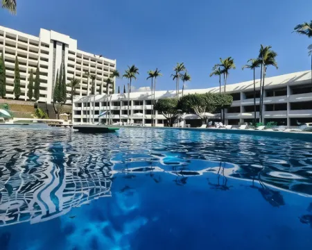 Hotel Aristos Cuernavaca โรงแรมในเกวร์นาวากา