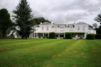 Manor of Groves Hotel, Golf & Health Club Hotels near The Dashes allotment