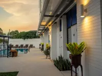 Singharaj Boutique Hotel Hotels near Phra Sing
