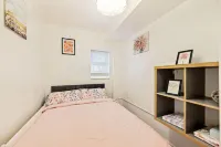 Cosy Tottenham Apartment Sleeps 4 Hotels near The College of Haringey, Enfield and North East London, Tottenham Centre