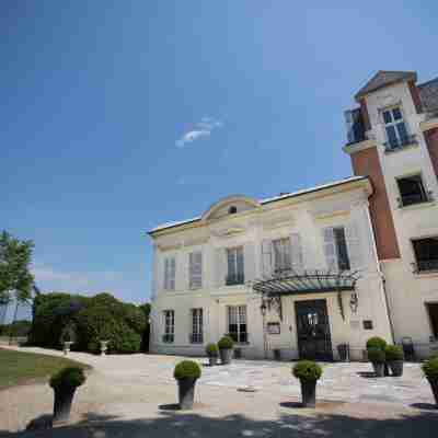 Pavillon Henri IV Hotel Exterior