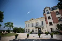 Pavillon Henri IV Hotel Restaurant Gastronomique Terrasse Hotels in Le Vesinet