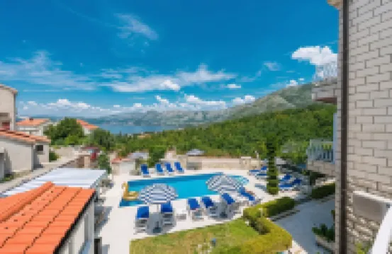 ヴィラ マルコック