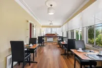 Clydesdale Manor Hotels in Sandy Bay