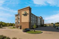 WoodSpring Suites Milwaukee - Menomonee Falls Hotels near Karl's Country Market (World Famous Sausage)