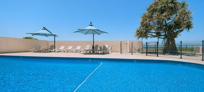 Beachside Tower Apartments Отели в г. Мейн Бич