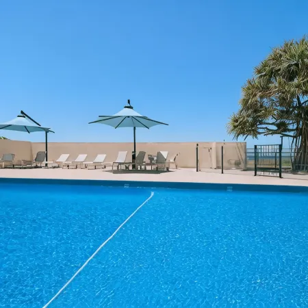 Beachside Tower Apartments