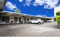Nambour Lodge Motel - parkir