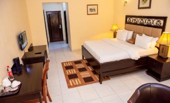 Dees Hotels Apartment & Suites