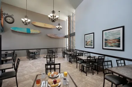 Shore Cliff Hotel Отели рядом с достопримечательностью «Писмо Стейт Бич»