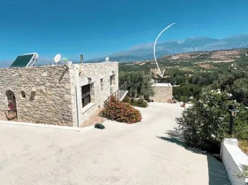 Fantastic sea view villa with heated pool & roof terrace | 6 guests