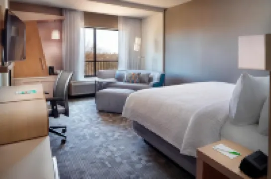 คอร์ทยาร์ดบายแมริออท ลาเกรนจ์ โรงแรมในลาเกรนจ์