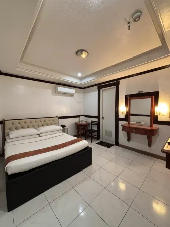 Golden Palace Hotel Отели в г. Тагум Сити