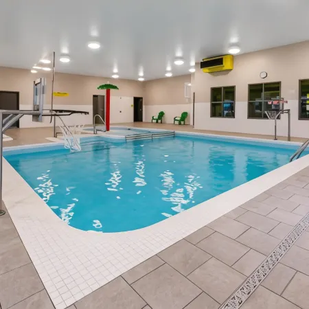 Super 8 by Wyndham Winnipeg East MB