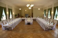 Gasthof Und Hotel Roter Hirsch