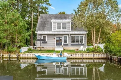 Waterfront Home & Golf Getaway - Close to the Boardwalk and Assateague Explore OC附近的飯店
