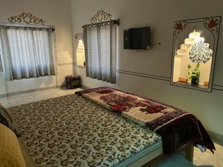 Hotel Tulsi Palace Отели рядом с достопримечательностью «оз. Пушкар»