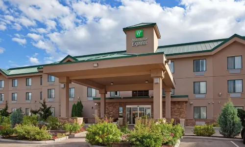 Holiday Inn Express & Suites Vernon