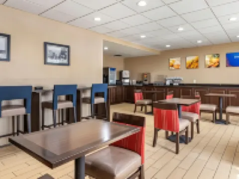 Comfort Inn Warren Hotels in Warren