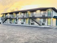 Royal Inn Eugene- Airport Hotels near Delta Ponds