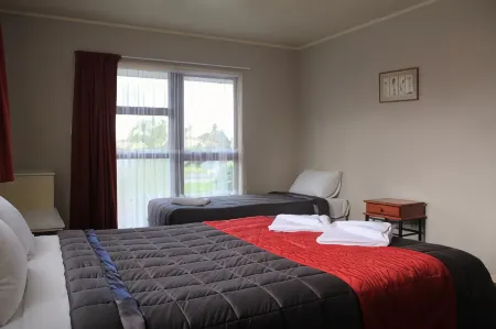 Coronation Court Motel
