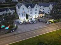 The Grey Gull Hotel - parking