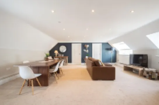 The Lodge at Broadway Hotels in Broadway