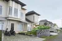 Palma Pool Villa Bumi Dieng Indah Hotel di Kecamatan Mojotengah