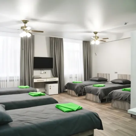 Наша Арена Отели рядом с достопримечательностью «Памятник Алексию II»