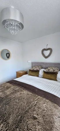 A Festive Escape Awaits: Your Christmas Getaway, Starts Here Отели рядом с достопримечательностью «Парк Таттершолл Лейкс Кантри»